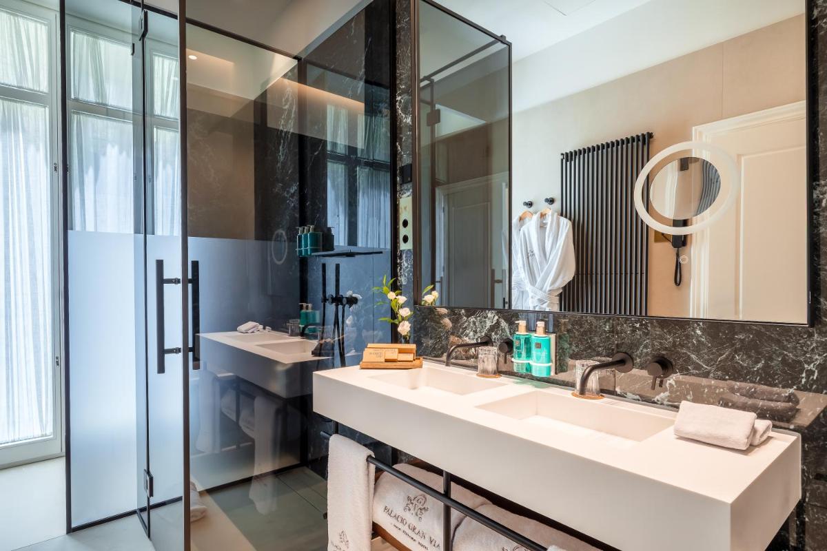 Un baño de Palacio Gran Vía, a Royal Hideaway Hotel