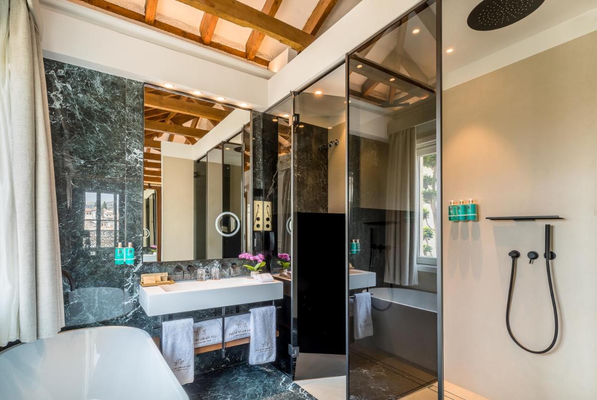 Un baño de Palacio Gran Vía, a Royal Hideaway Hotel