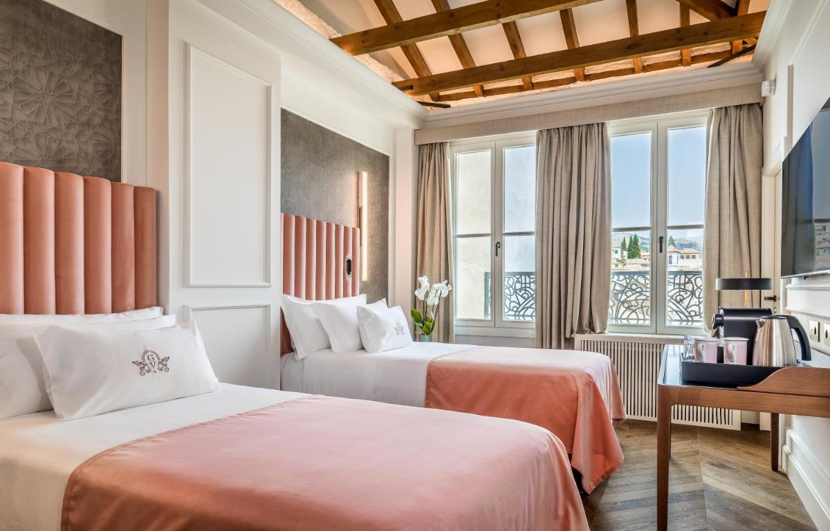 Cama o camas de una habitación en Palacio Gran Vía, a Royal Hideaway Hotel