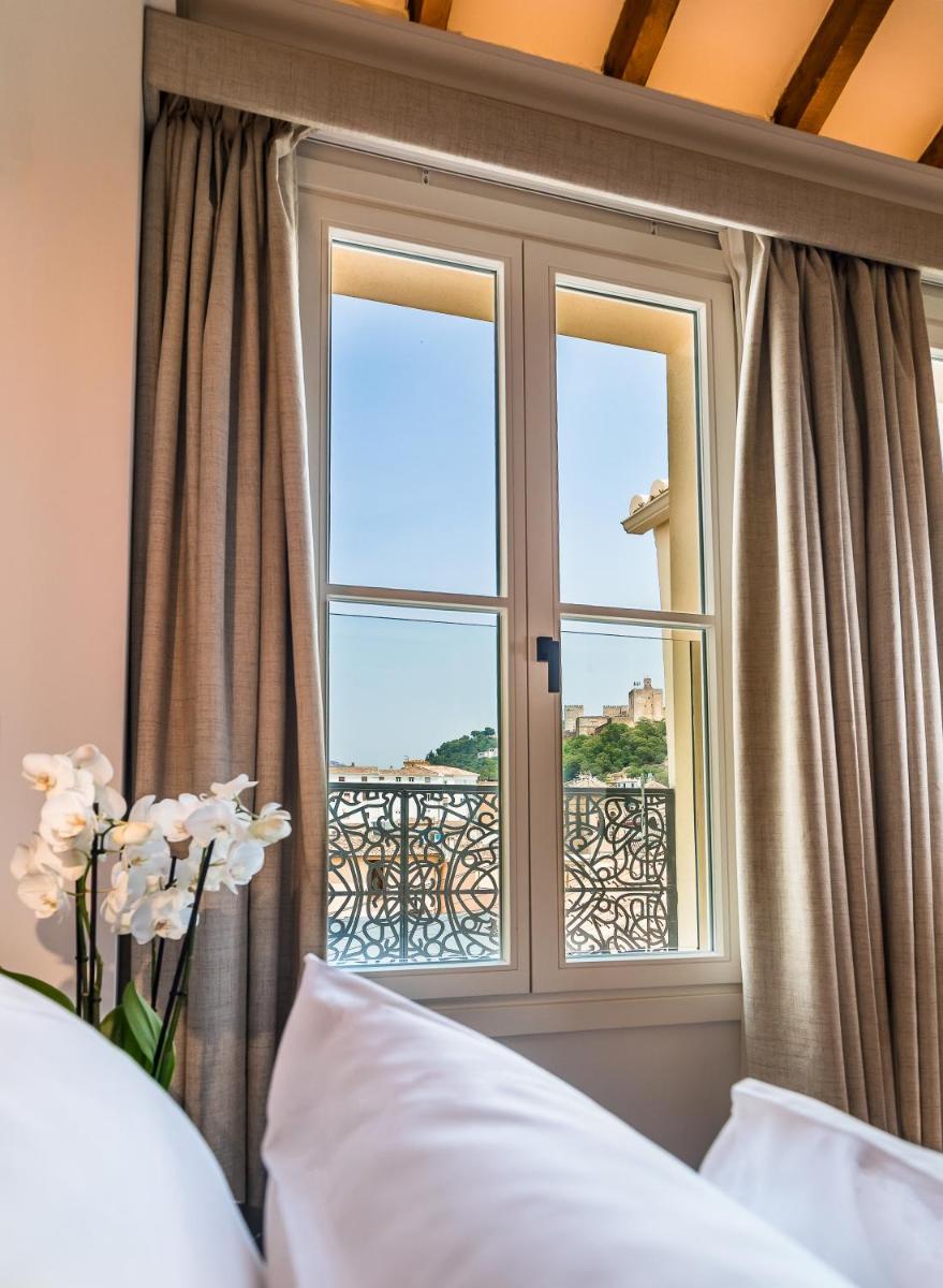 Cama o camas de una habitación en Palacio Gran Vía, a Royal Hideaway Hotel