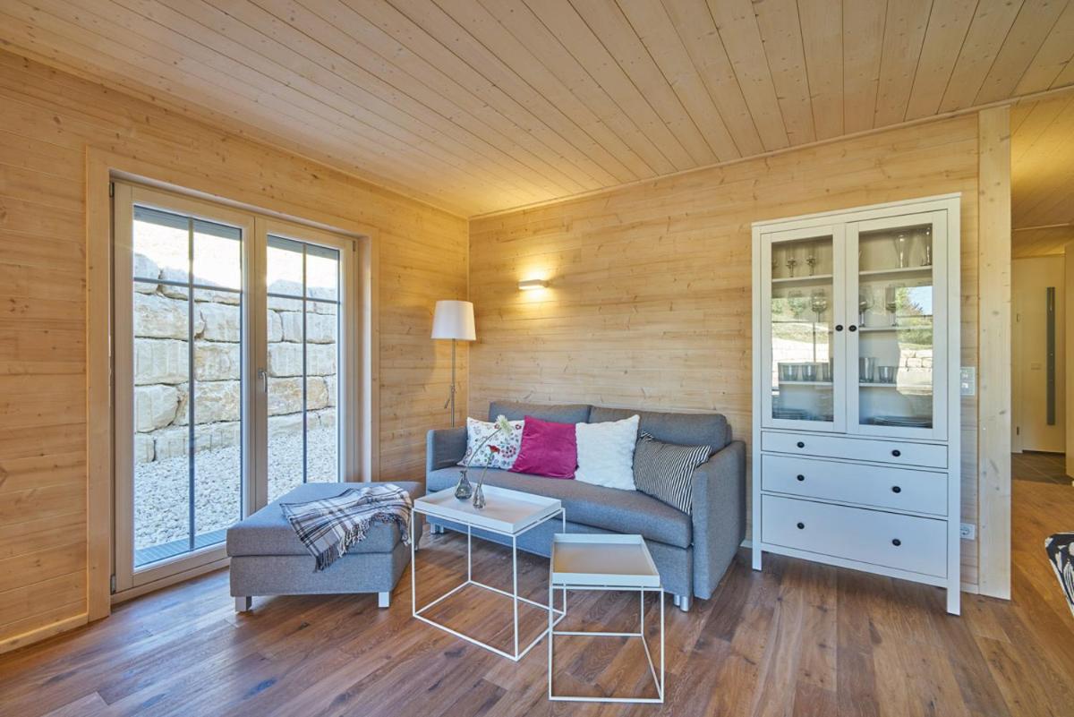Ein Sitzbereich in der Unterkunft Alb Appartements