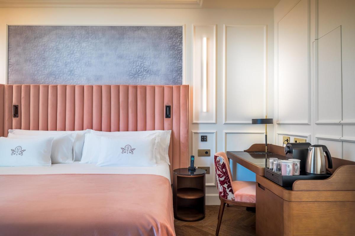 Cama o camas de una habitación en Palacio Gran Vía, a Royal Hideaway Hotel