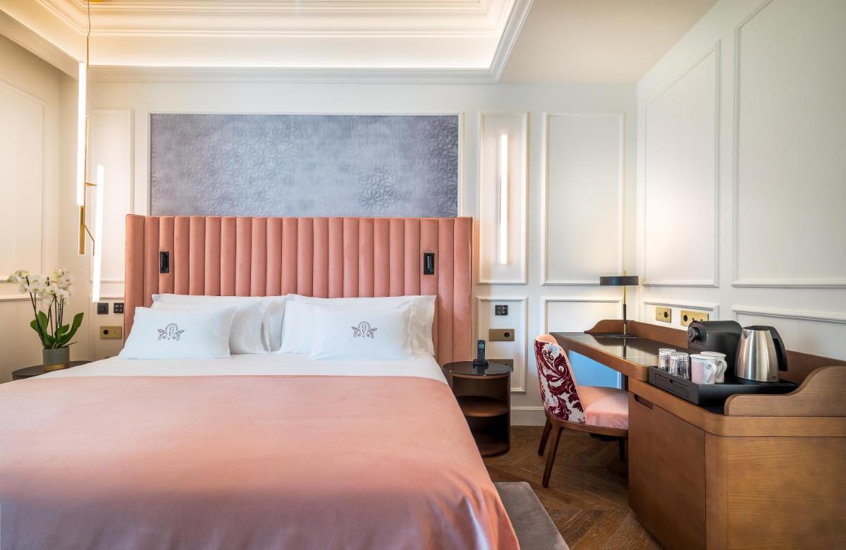 Cama o camas de una habitación en Palacio Gran Vía, a Royal Hideaway Hotel