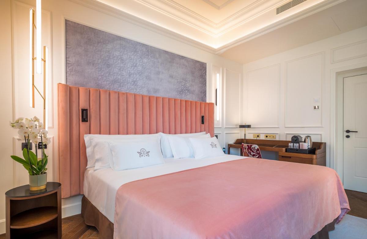 Cama o camas de una habitación en Palacio Gran Vía, a Royal Hideaway Hotel