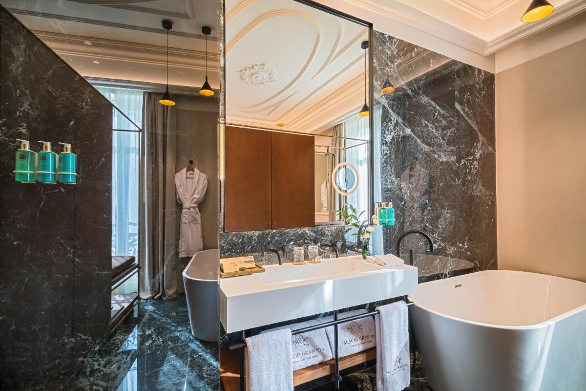Un baño de Palacio Gran Vía, a Royal Hideaway Hotel