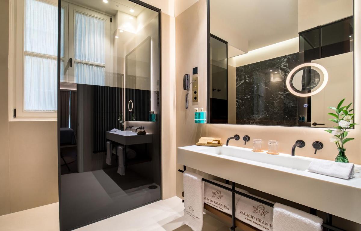 Un baño de Palacio Gran Vía, a Royal Hideaway Hotel