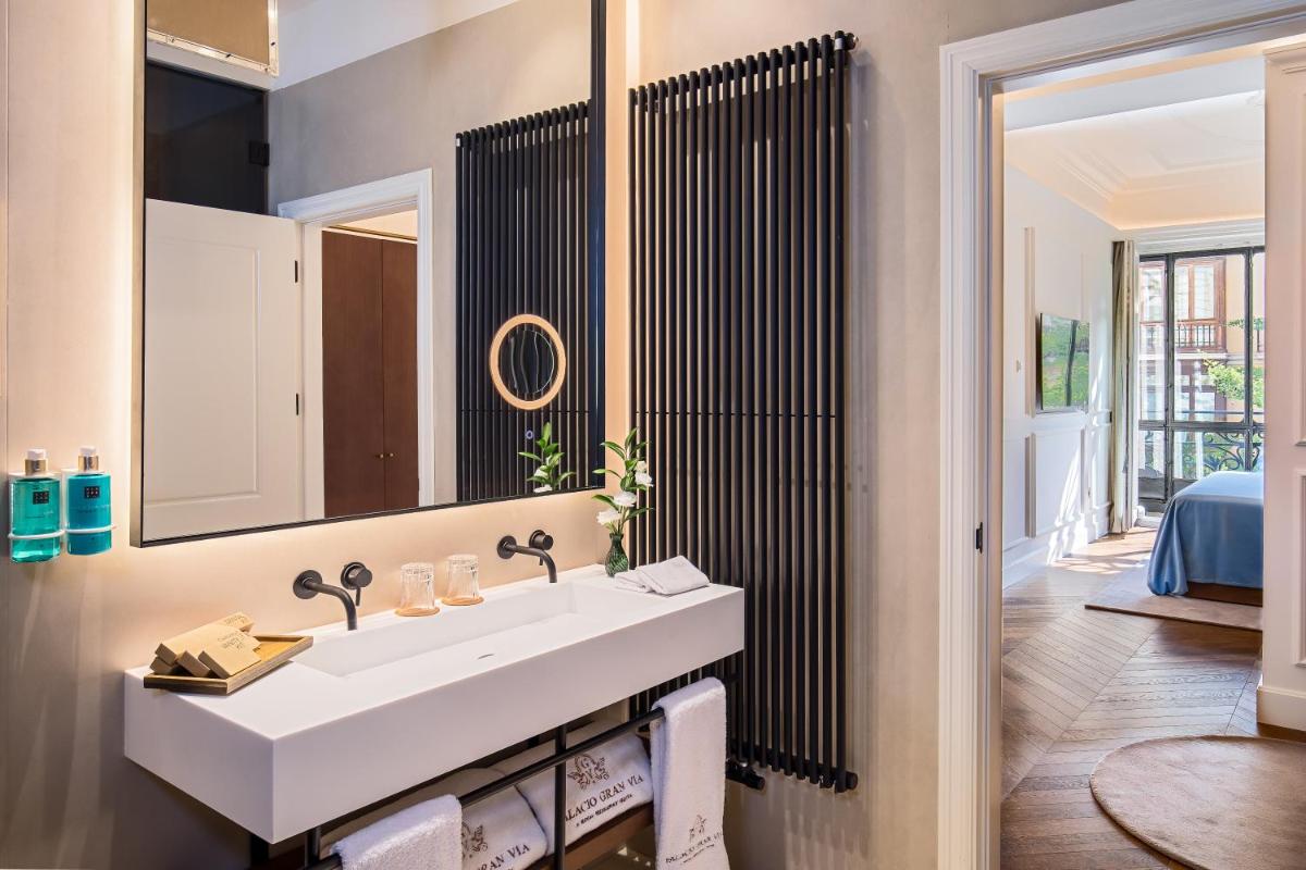 Un baño de Palacio Gran Vía, a Royal Hideaway Hotel