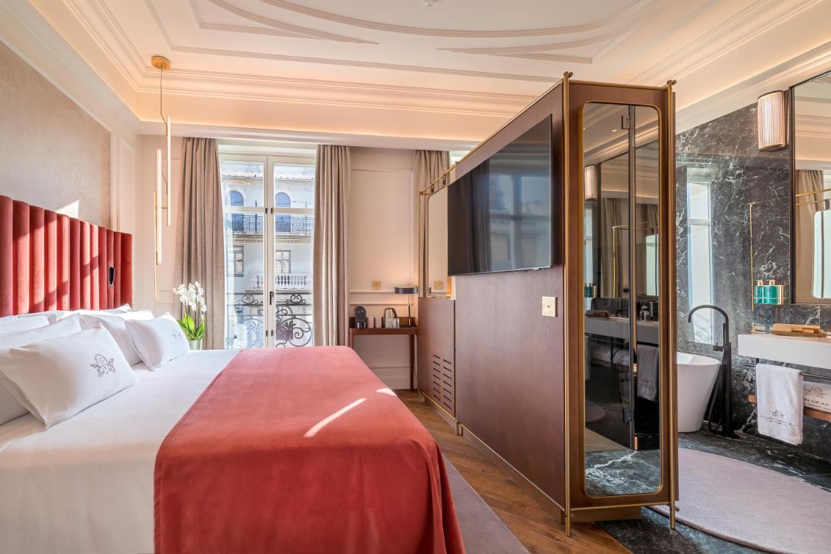 Cama o camas de una habitación en Palacio Gran Vía, a Royal Hideaway Hotel