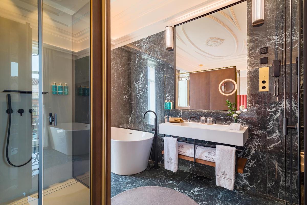Un baño de Palacio Gran Vía, a Royal Hideaway Hotel
