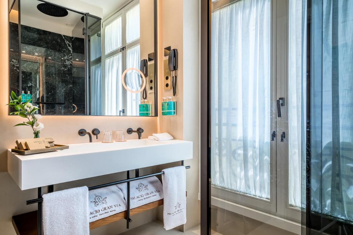 Un baño de Palacio Gran Vía, a Royal Hideaway Hotel