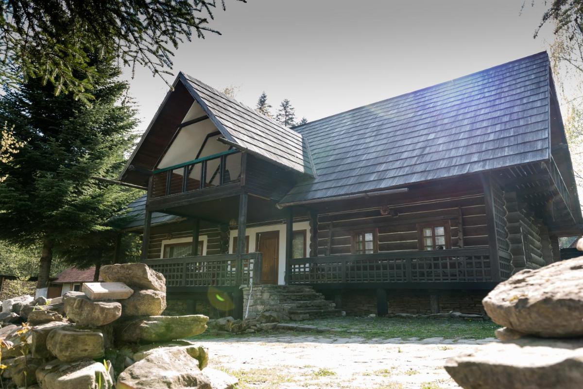 Pensiunea Casa Bunicilor - Housity