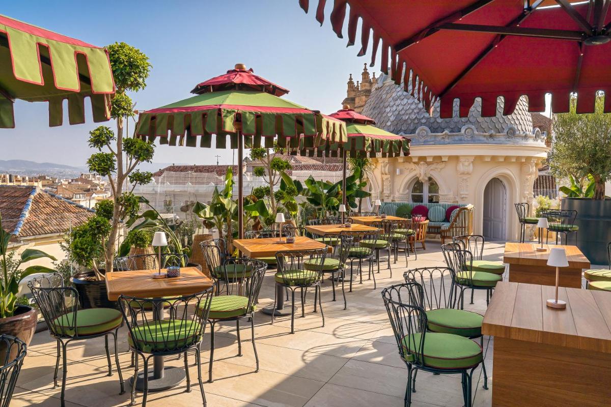 Un restaurante o sitio para comer en Palacio Gran Vía, a Royal Hideaway Hotel