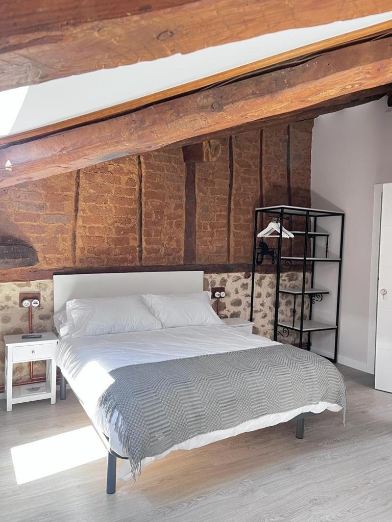 Apartamentos Numancia - Housity