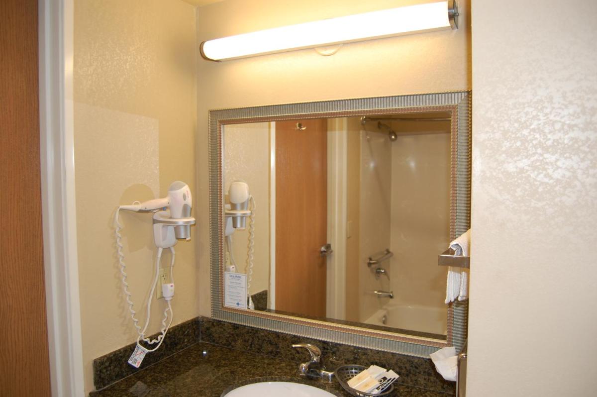 Pleasant Hill Inn - Housity