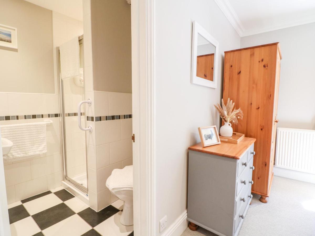 Farm View Lodge - Housity