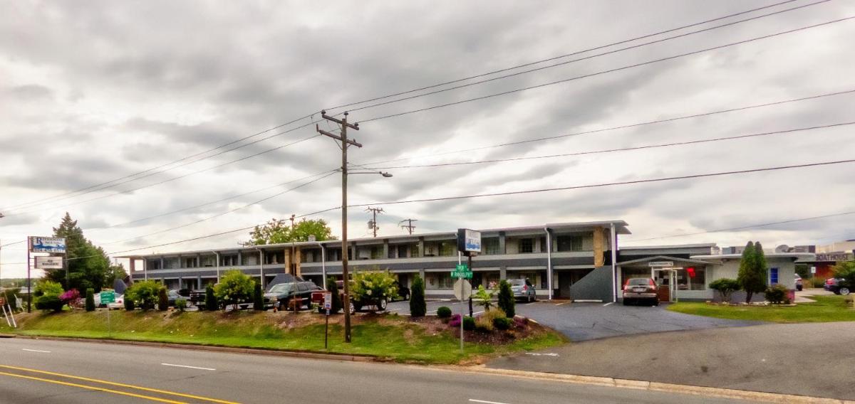 Riverside Inn and Suites - Housity