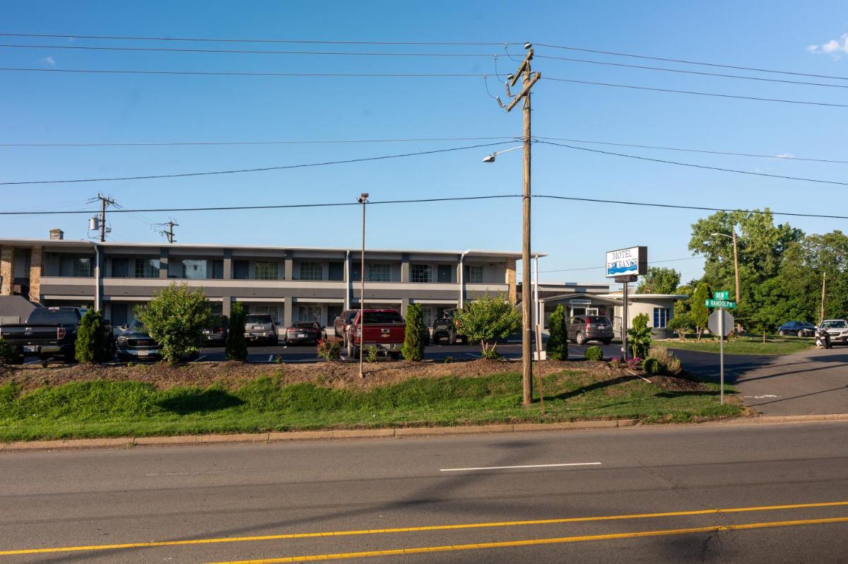 Riverside Inn and Suites - Housity