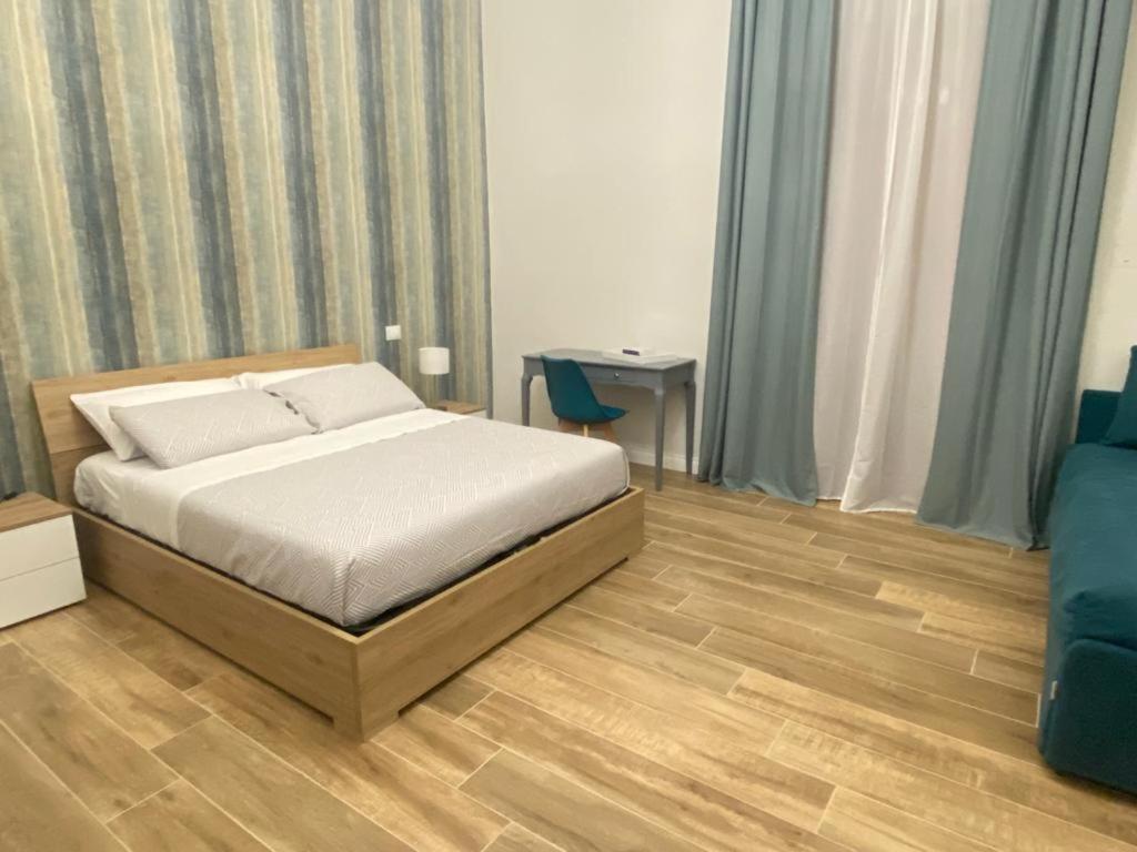 Il Pavone - Housity