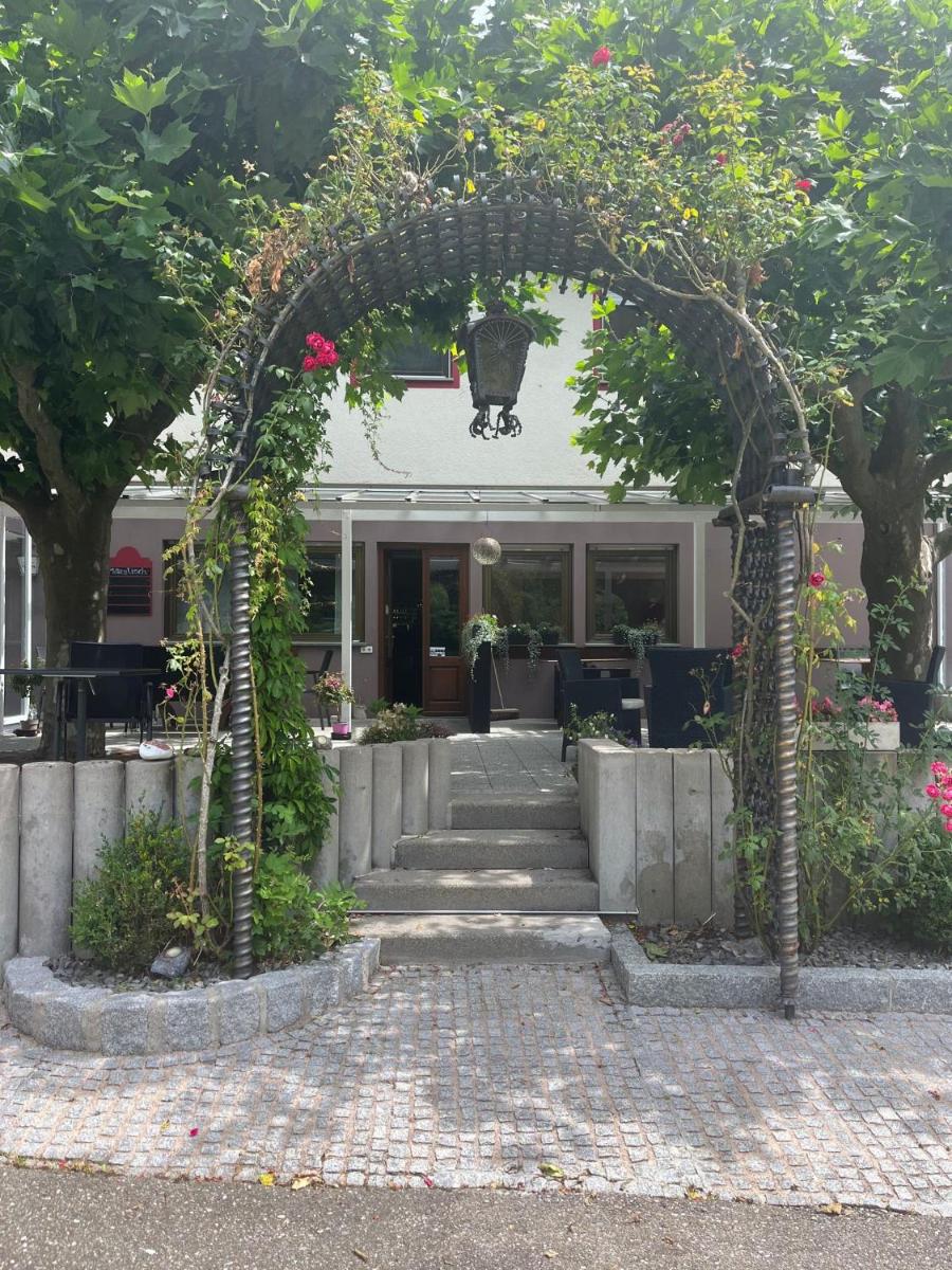 Hotel Löwen - Housity