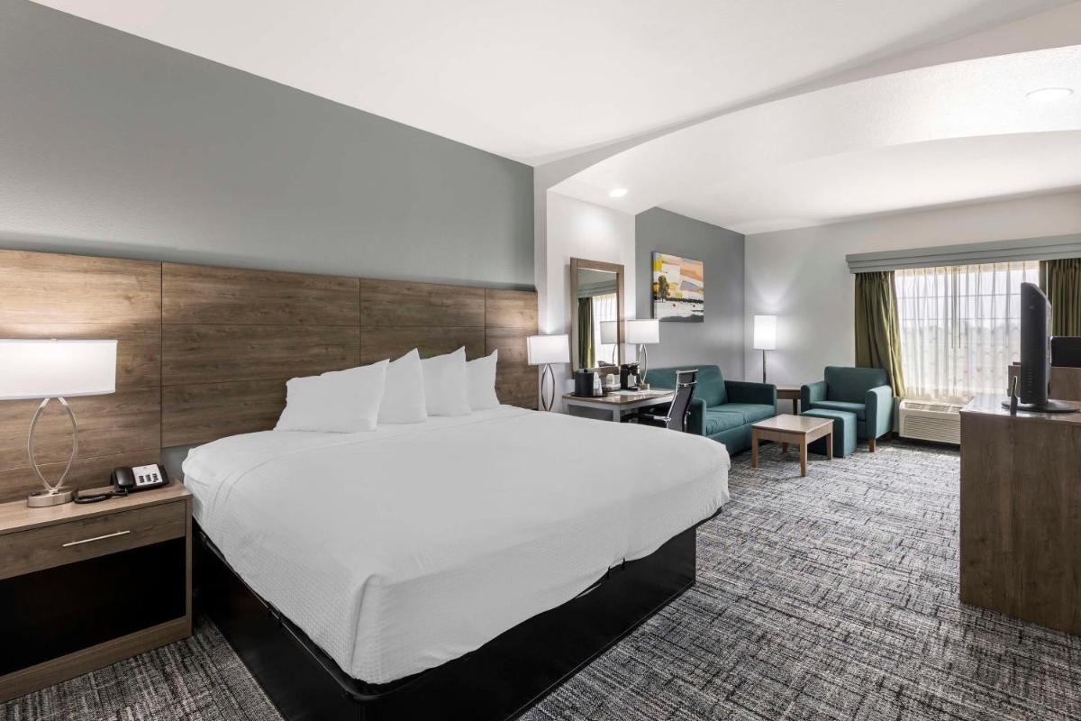 Best Western Plus MidAmerica Hotel - Housity