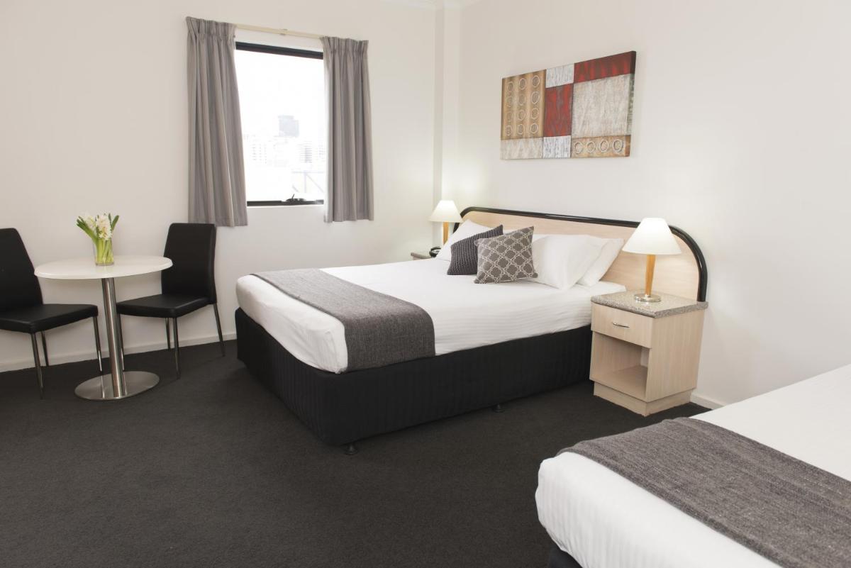 Adelaide Riviera Hotel - Hizvo
