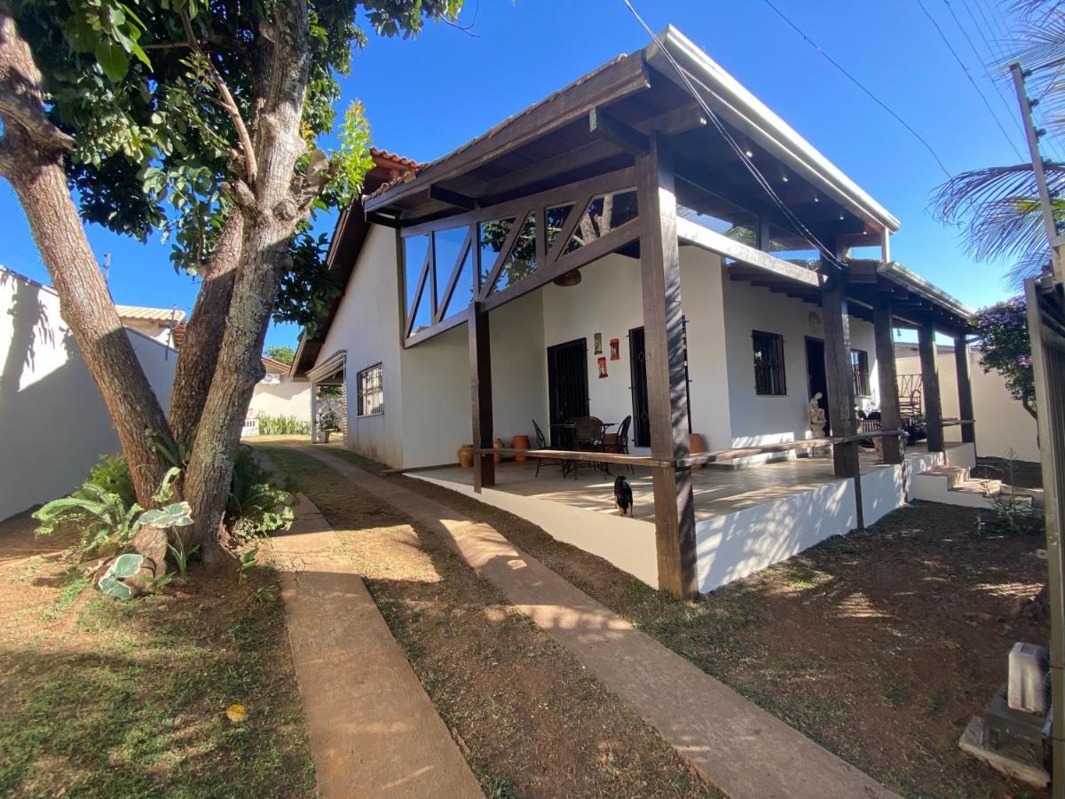 Casa próxima a Praça Central - Housity