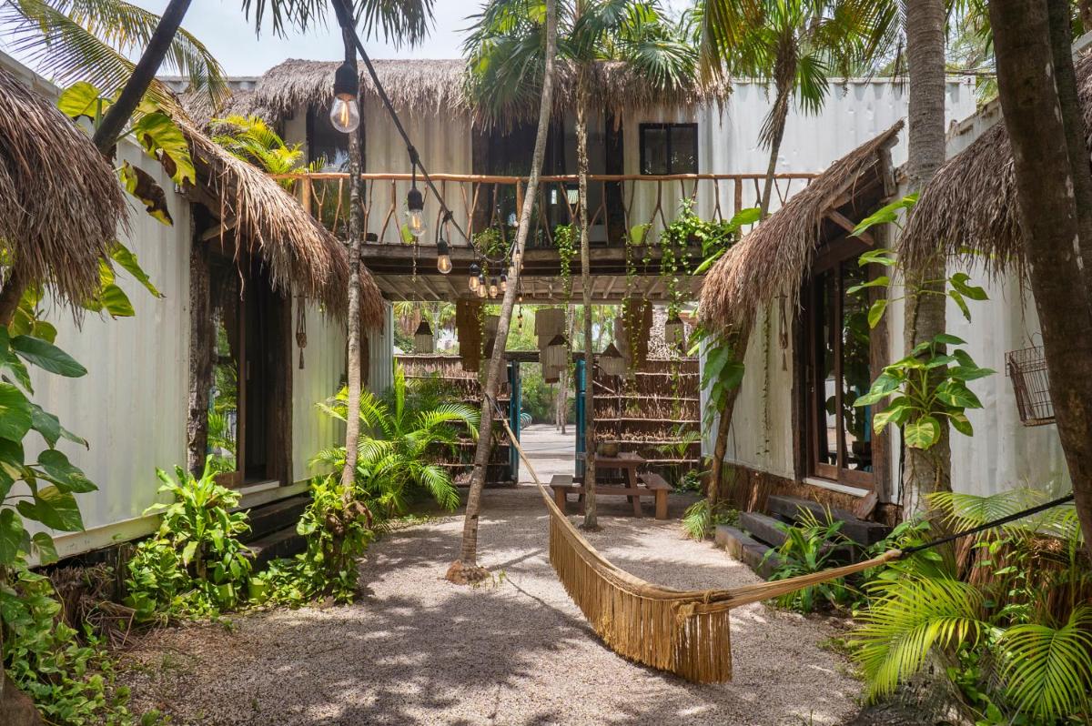 Pal Mar Glamtainer Tulum - Housity