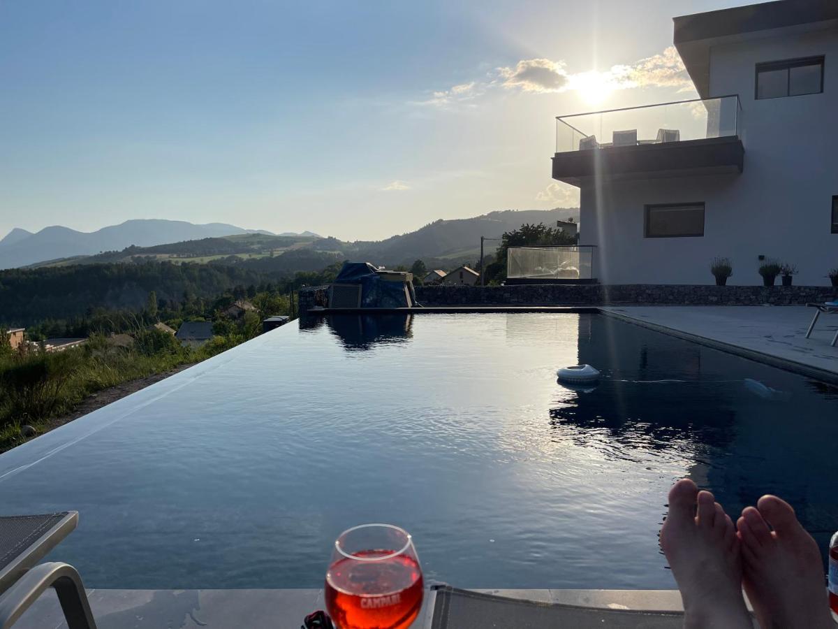 Vue générale sur la montagne ou vue sur la montagne depuis l'appart'hôtel