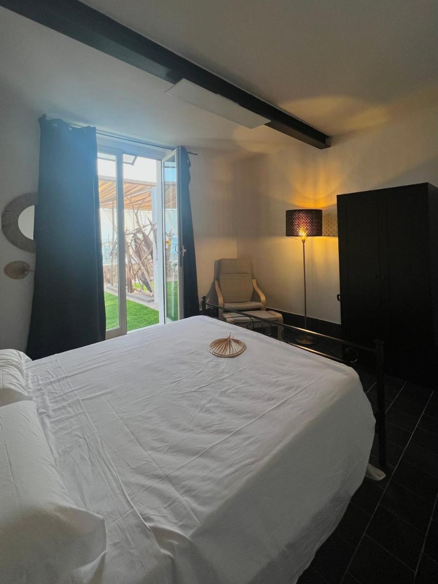 Beach Suites - by Lido Scalzone - Housity