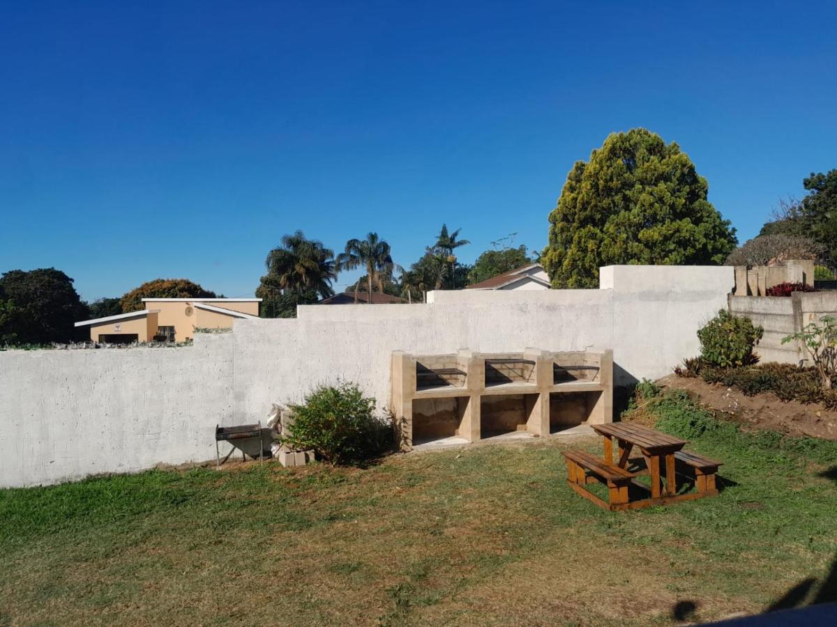 Suitetrails - Sunrise Apartments Margate ext 3