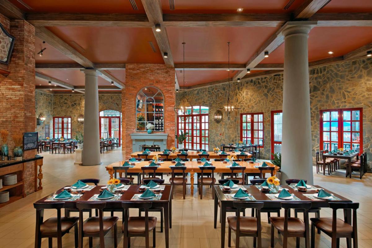 Mercure Danang French Village Bana Hills - Housity