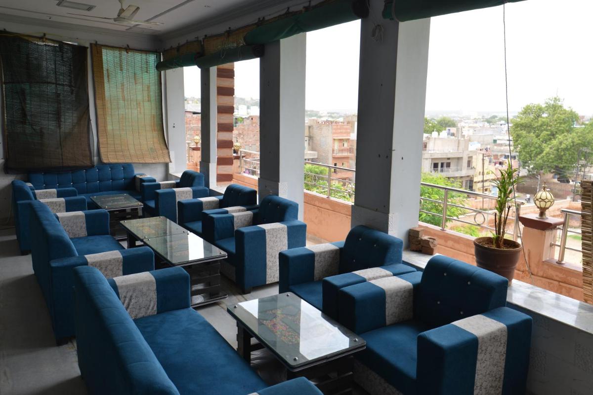 Hotel Bawarri Haveli - Housity