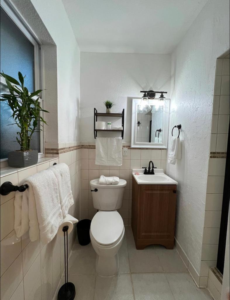 Hostal Sky Crest - Housity