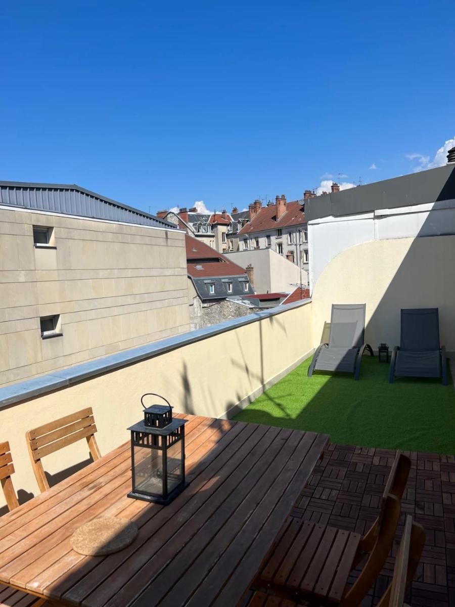 Suitetrails - View on the Bastille #E0