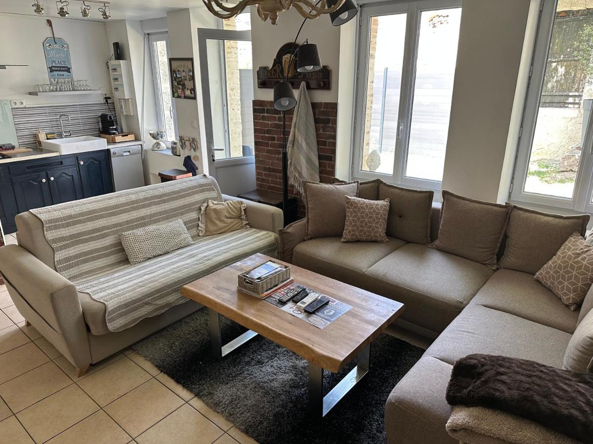 JOLIE MAISON AVEC JARDIN PRIVE DANS LE CENTRE VILLE DE BRIARE - Housity