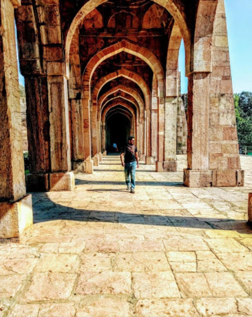 Vamoose Hotel Mandu Sarai - Housity