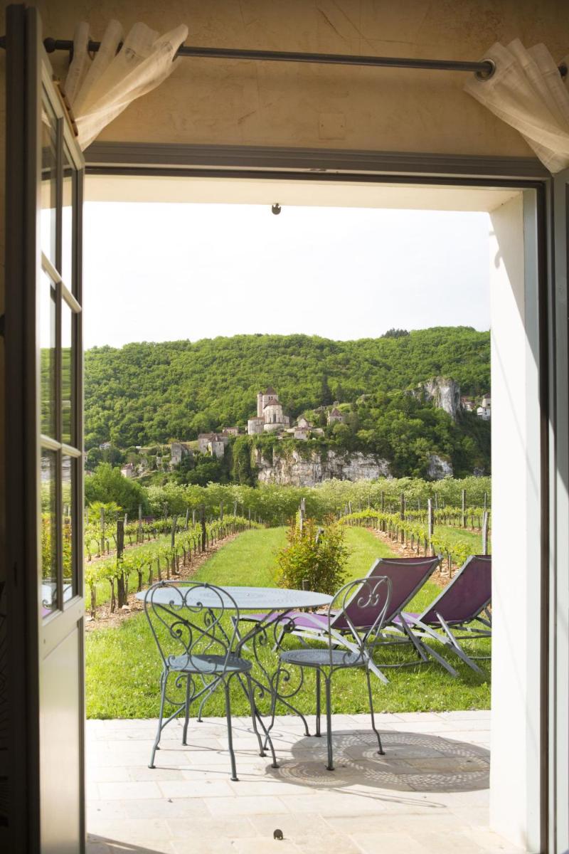 Vue générale sur la montagne ou vue sur la montagne depuis l'hôtel