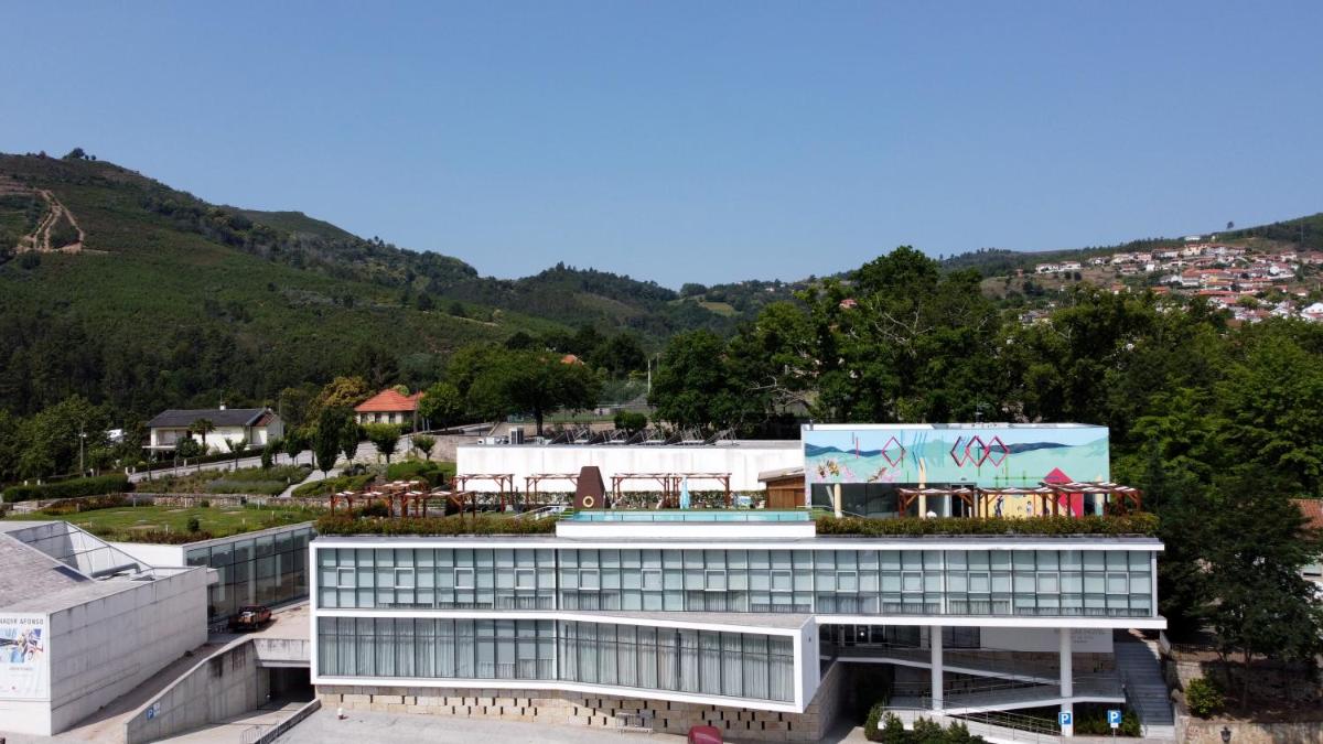 Uma vista geral da montanha ou uma vista da montanha a partir do hotel