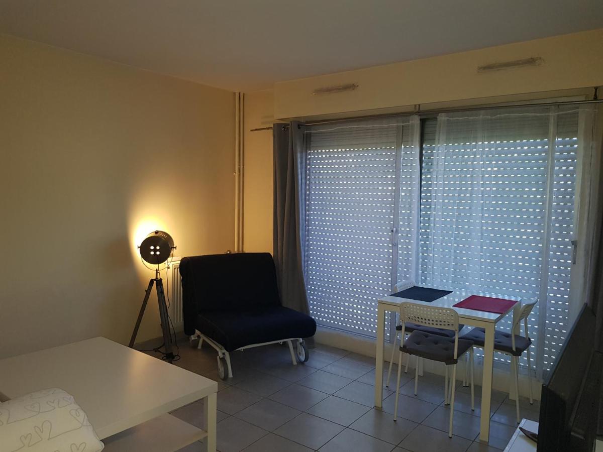 jolie appartement avec grande balcon - Housity