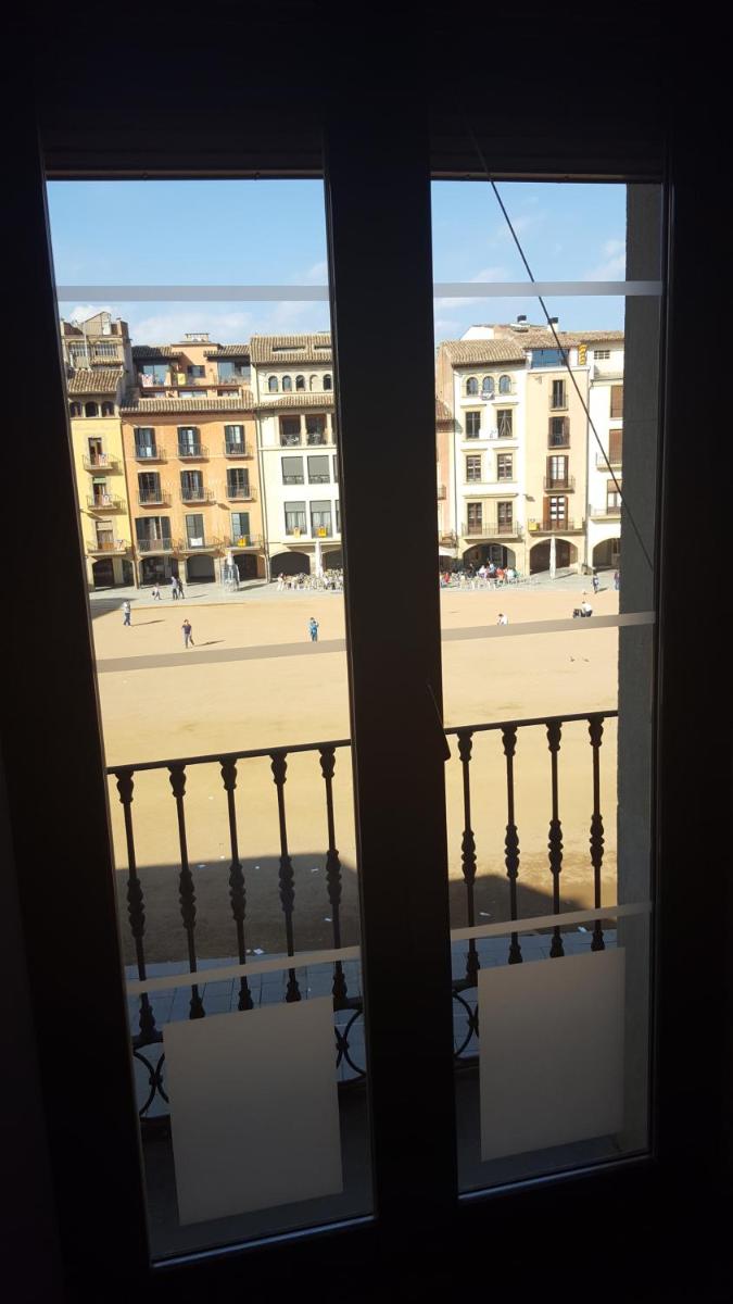 Apartaments Vicus 2 con vistas a la Plaza Mayor de Vic - Housity