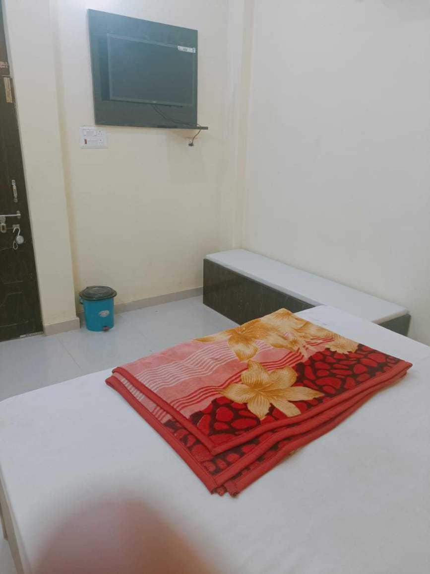 OYO Hotel Shiv Place - Housity