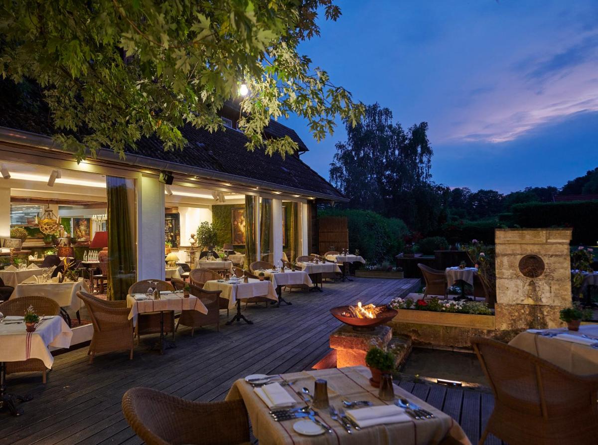 Ein Restaurant oder anderes Speiselokal in der Unterkunft BLEICHE RESORT & SPA