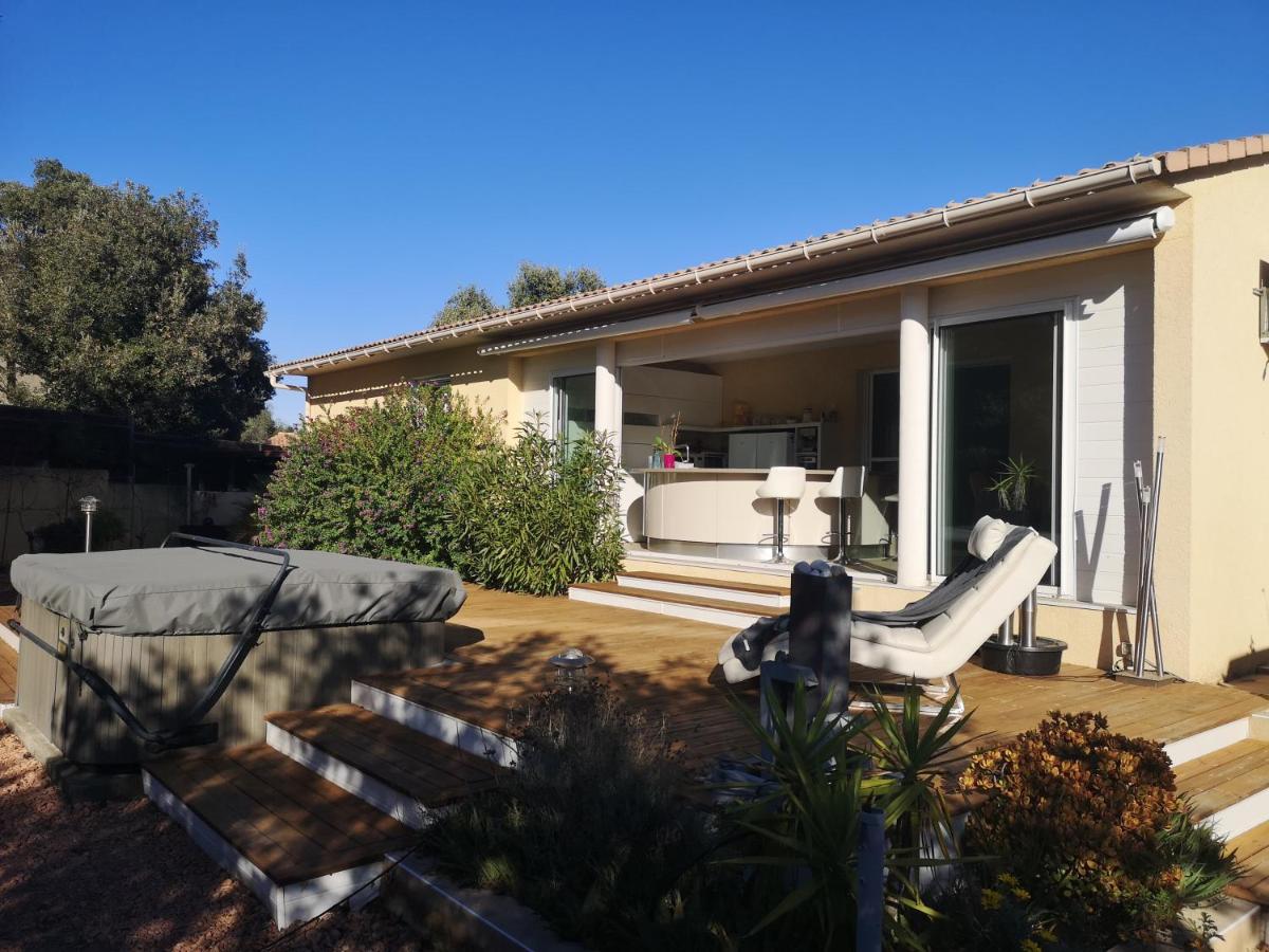 Villa les pieds dans l'eau - Housity