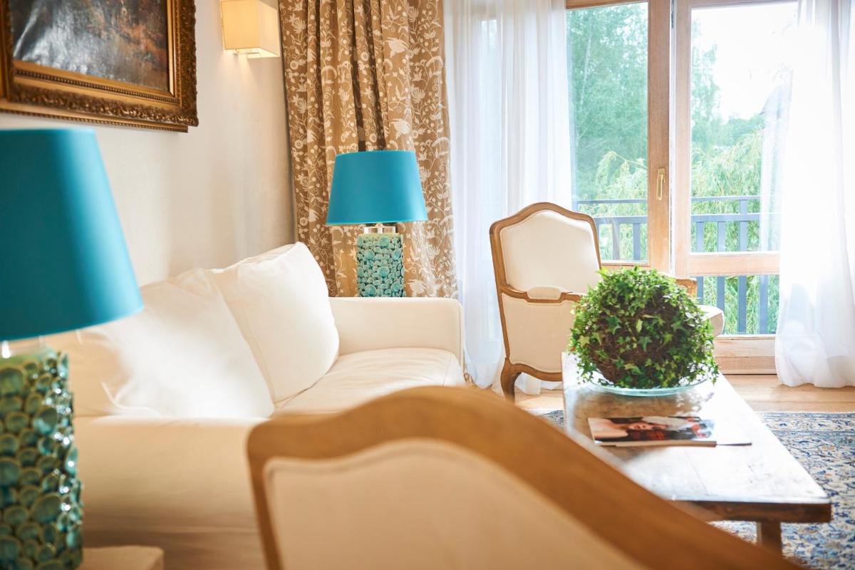 Ein Sitzbereich in der Unterkunft BLEICHE RESORT & SPA