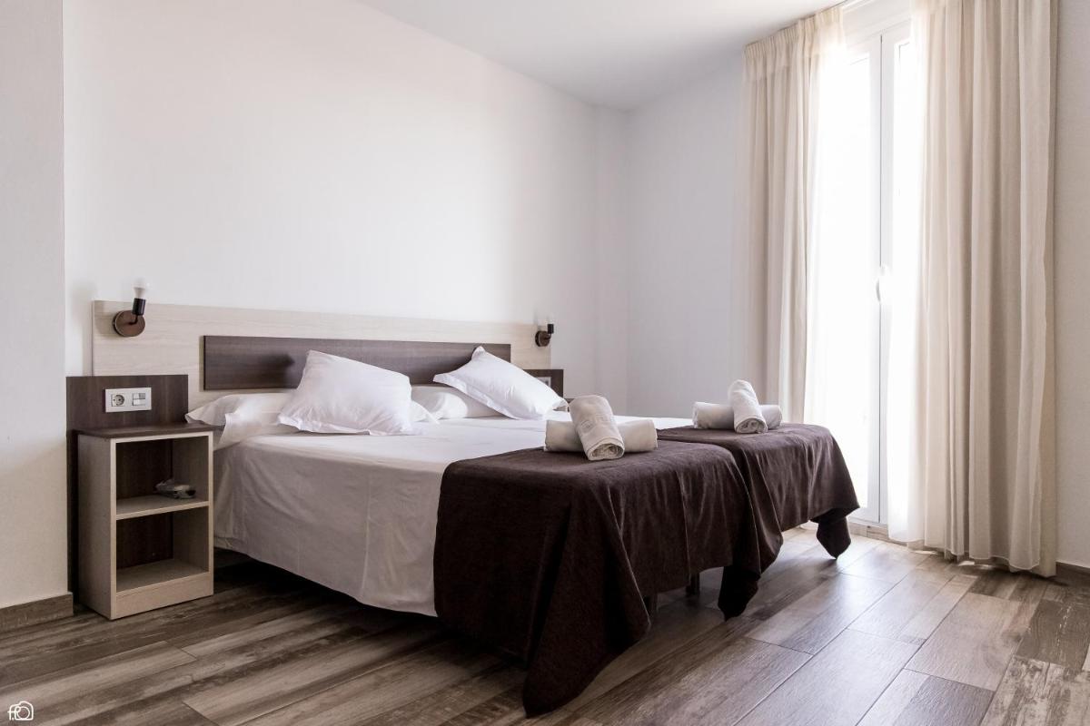 Mesón Hostal La Cabaña - Housity