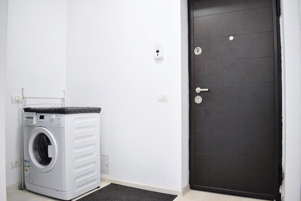 Suitetrails - Etalon Airport Apartments