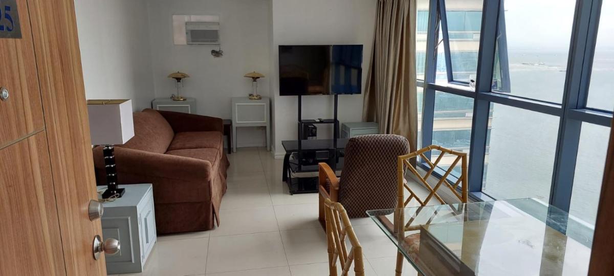 Roxas Blvd Stunning Studio Condo Near US Embassy - Hizvo