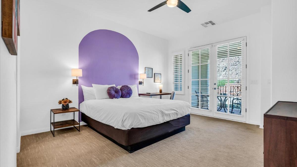 LV009 Private Upstairs Studio w Mountain Views - Housity