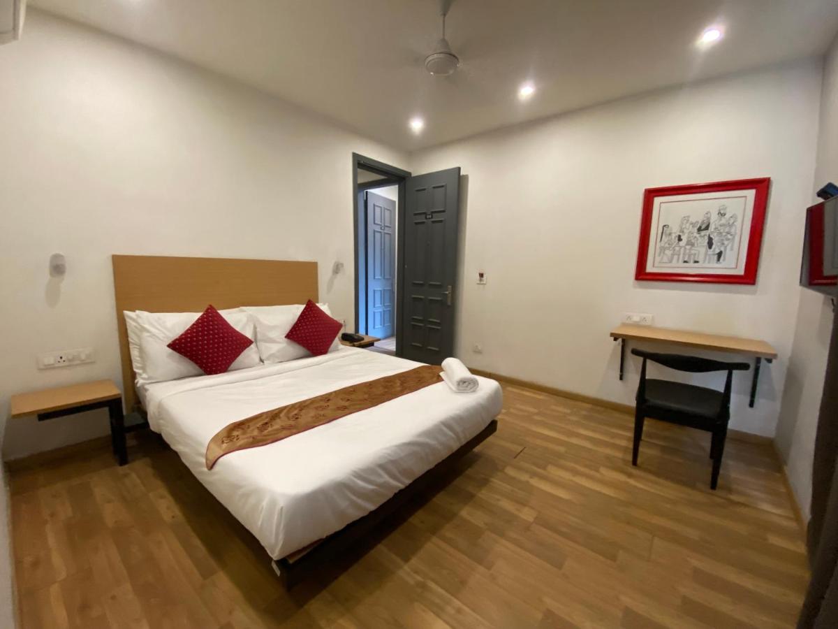 Suitetrails - F9 Hotels 343 Meera Bagh, Paschim Vihar