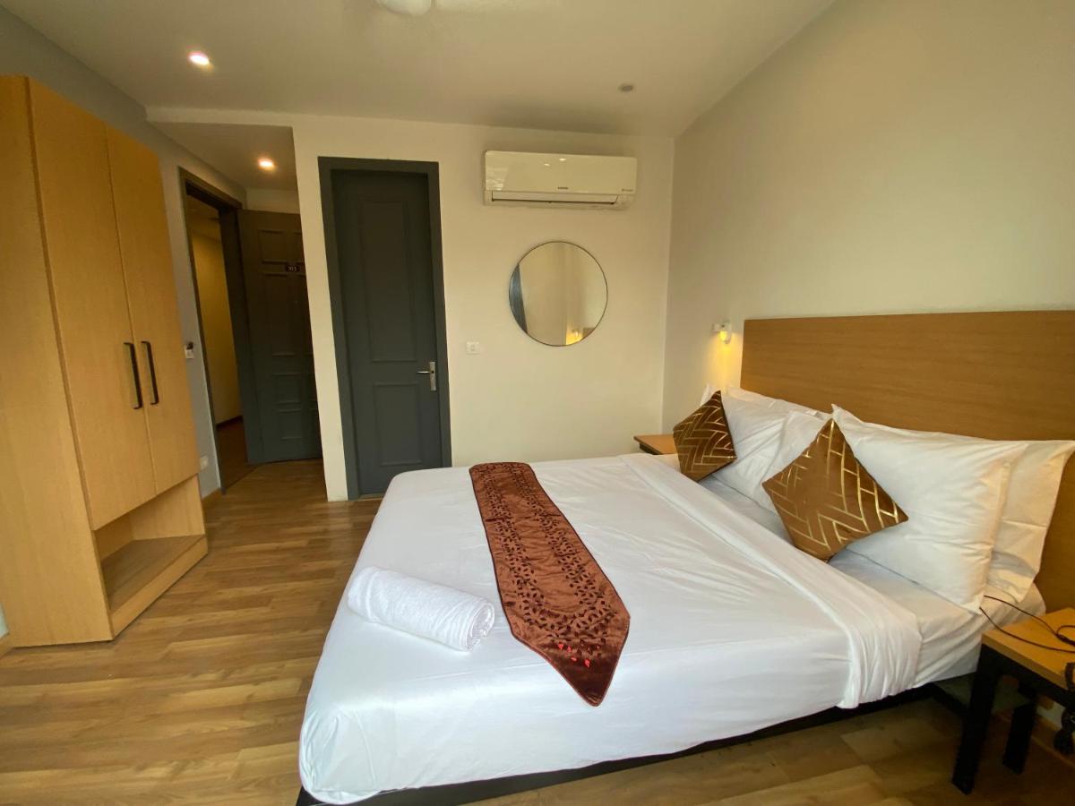 Suitetrails - F9 Hotels 343 Meera Bagh, Paschim Vihar